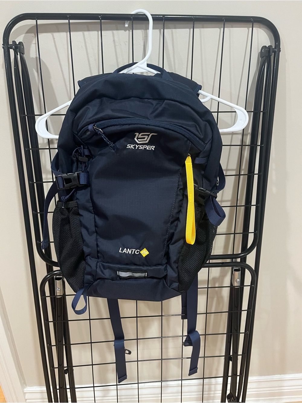 Navy Men’s Daypack Backpack with Yellow Accent